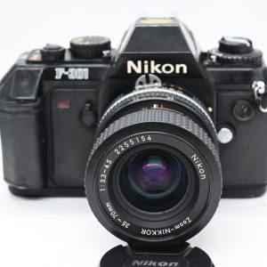 Nikon F-301 con 35/70 f 3,3-4,5