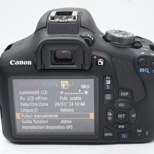 Canon 2000D + 40mm