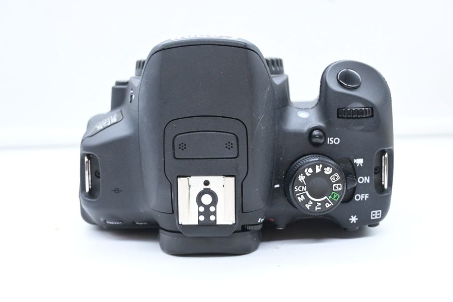 Canon 700D Corpo