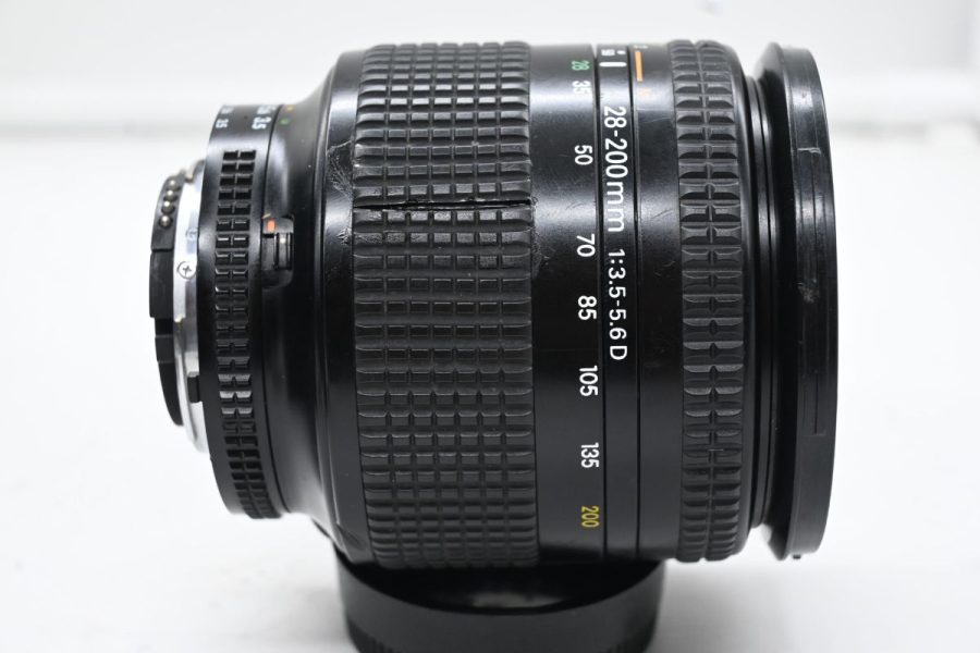 Nikon AF 28-200mm f/3.5-5.6 D