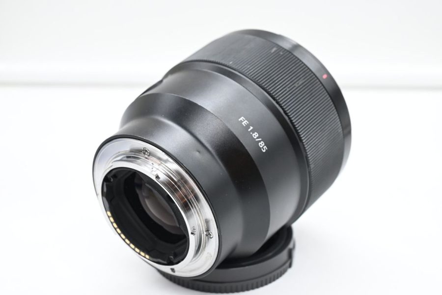 Sony FE 85mm f/1.8