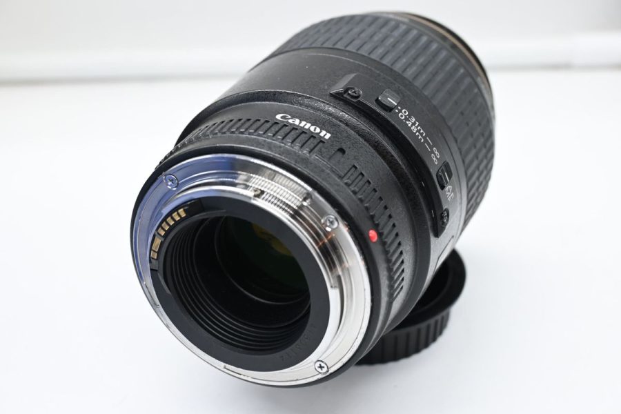 Canon EF 100mm f/2.8 Macro USM