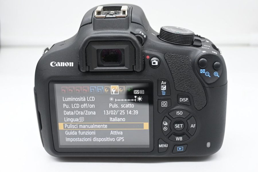 Canon EOS 1200D con 18-55mm IS II